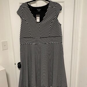 City Chic - Chevron Stripe Black & White Dress - Size M/18